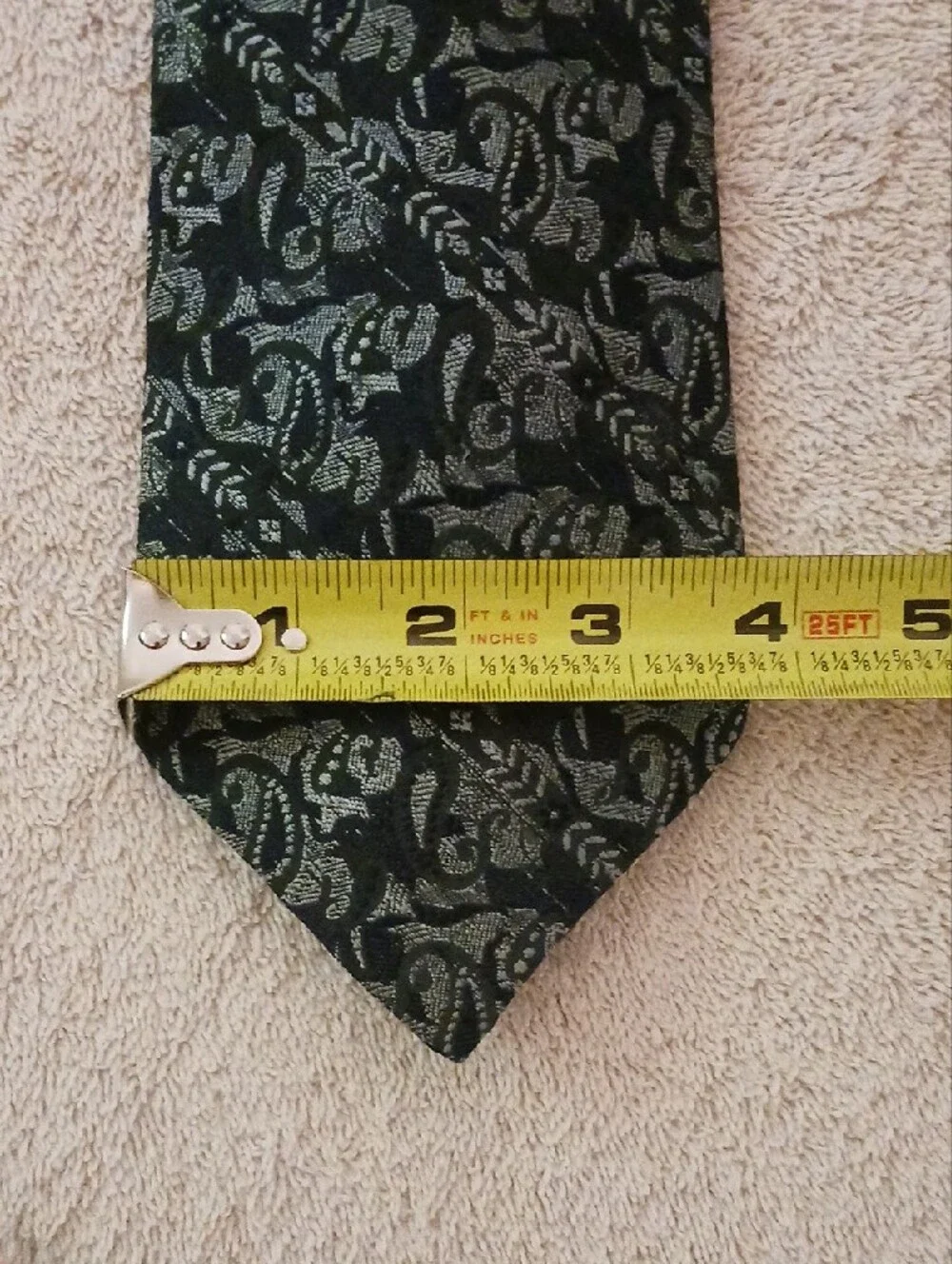 Men's Black and Green Paisley Tie - Classic Formal Accessory